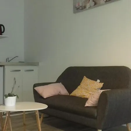 Ξενοδοχείο με διαμερίσματα Studio Dans Quartier Calme Pres De *
